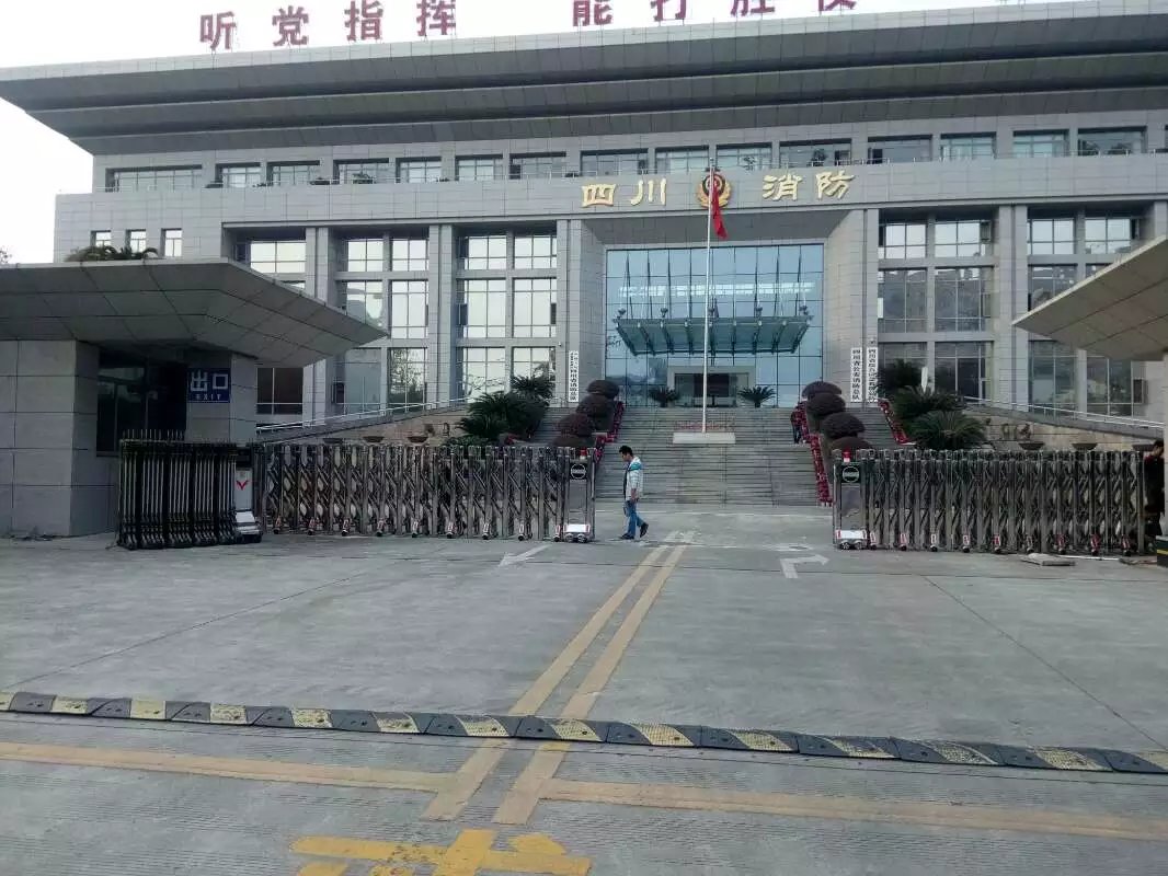 老河口老河口四川消防总队伸缩门